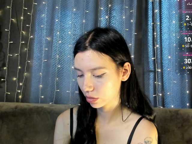 Amelia-skyy live cam on BongaCams