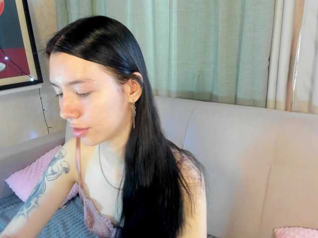 Amelia-skyy live cam on BongaCams