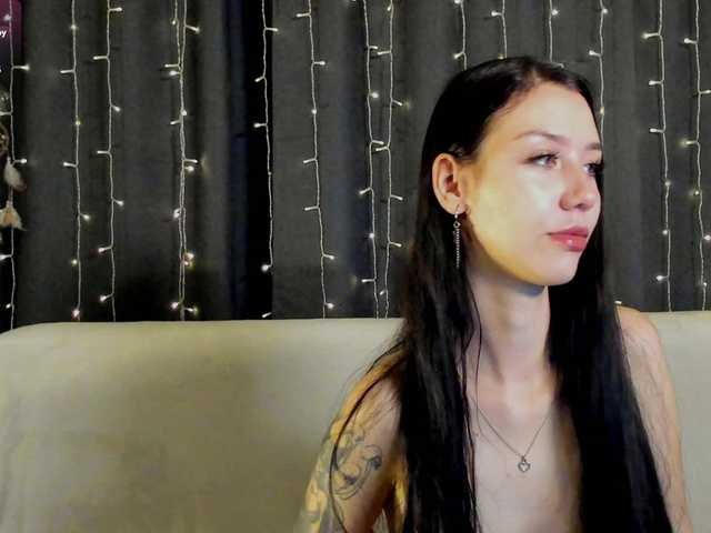 Amelia-skyy live cam on BongaCams