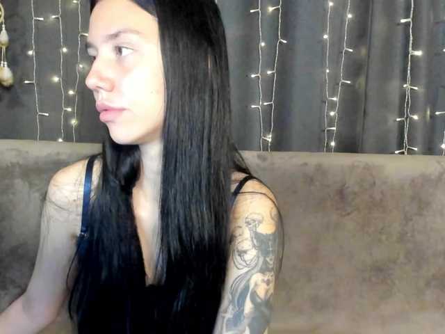 Amelia-skyy live cam on BongaCams