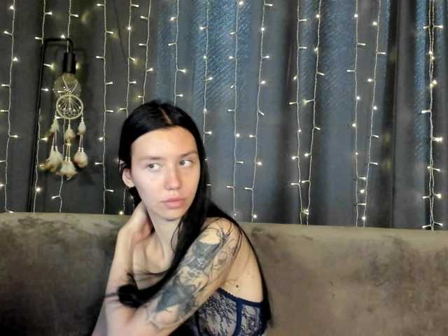 Amelia-skyy live cam on BongaCams