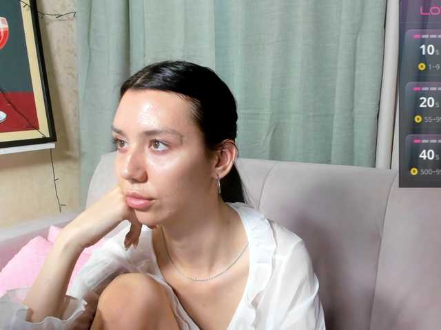 Amelia-skyy live cam on BongaCams
