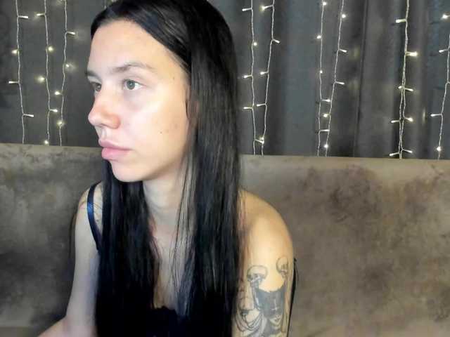 Amelia-skyy live cam