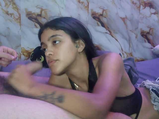 pocahontasb1 live cam on BongaCams