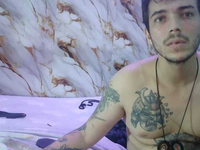 pocahontasb1 live cam on BongaCams