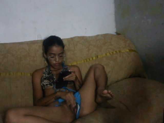 pocahontasb1 live cam on BongaCams