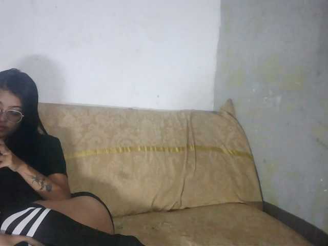 pocahontasb1 live cam on BongaCams