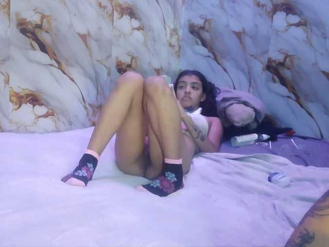 pocahontasb1 live cam on BongaCams