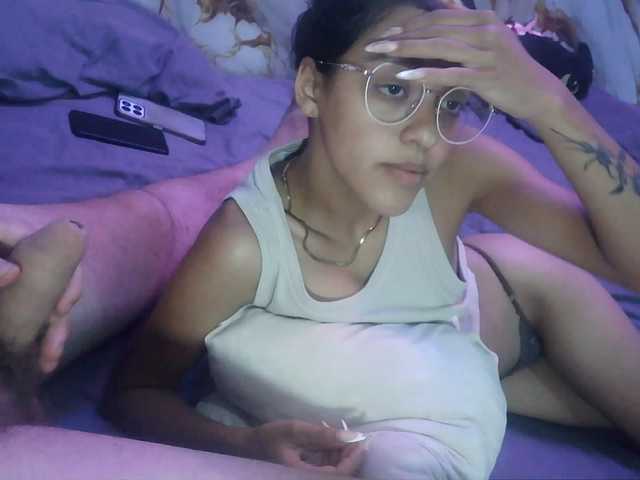 pocahontasb1 live cam on BongaCams