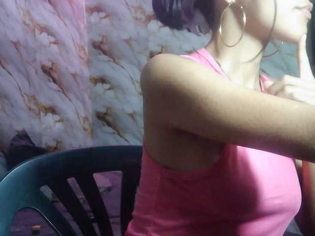 pocahontasb1 live cam on BongaCams