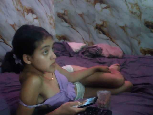 pocahontasb1 live cam on BongaCams