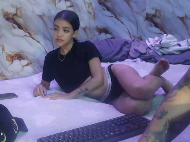 pocahontasb1 live cam on BongaCams