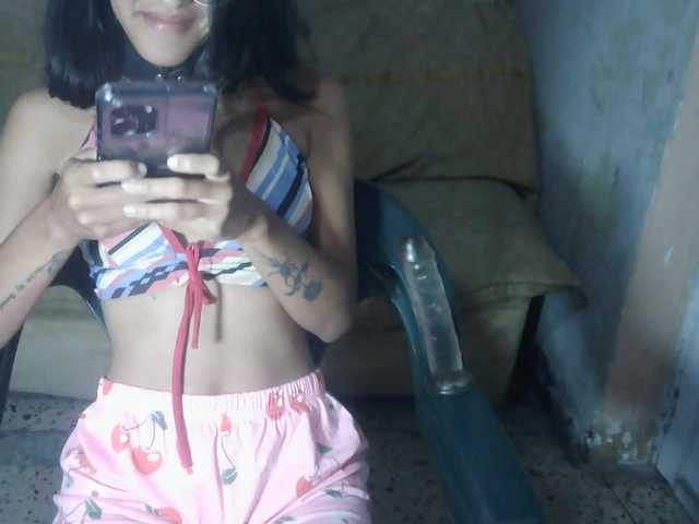 pocahontasb1 live cam on BongaCams