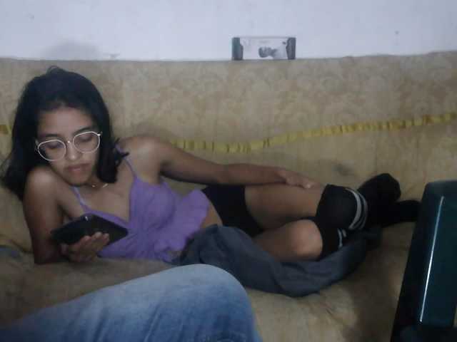 pocahontasb1 live cam on BongaCams