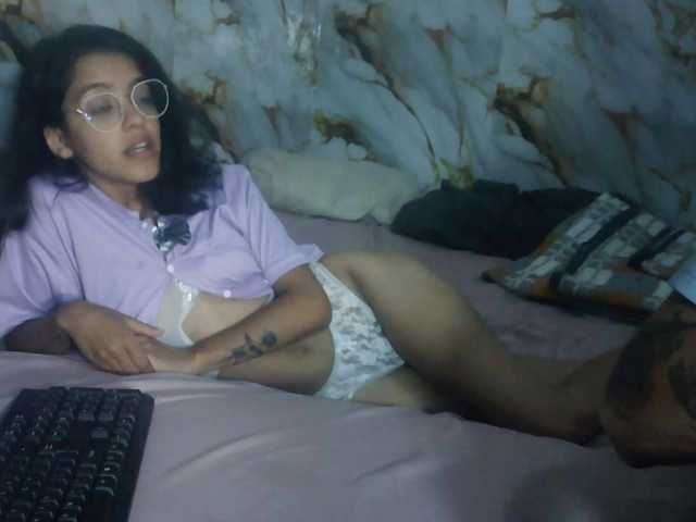 pocahontasb1 live cam on BongaCams