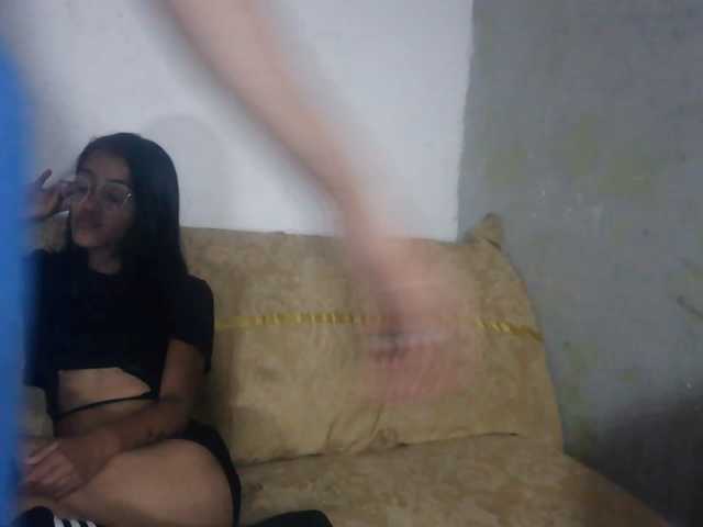 pocahontasb1 live cam on BongaCams