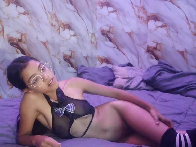 pocahontasb1 live cam on BongaCams