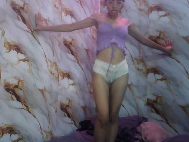 pocahontasb1 live cam on BongaCams