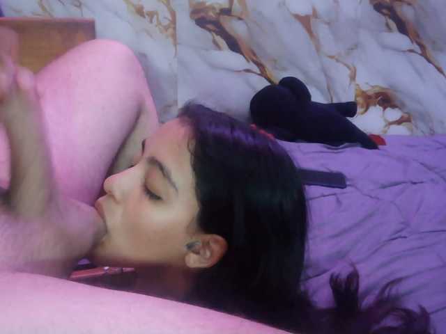 pocahontasb1 live cam on BongaCams
