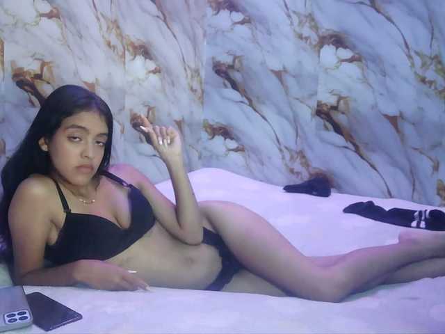 pocahontasb1 live cam on BongaCams