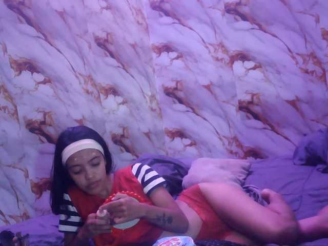 pocahontasb1 live cam on BongaCams