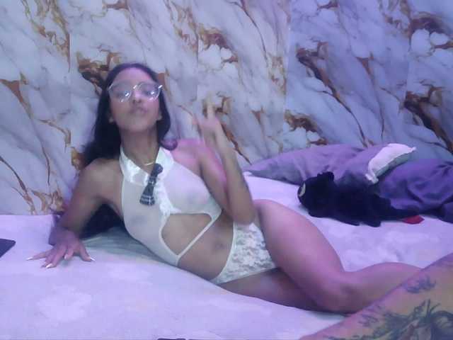 pocahontasb1 live webcam show