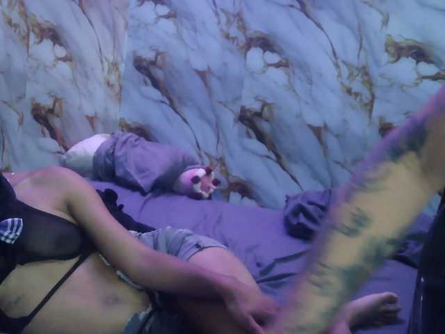 pocahontasb1 live cam on BongaCams