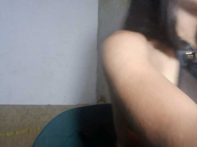 pocahontasb1 live cam on BongaCams