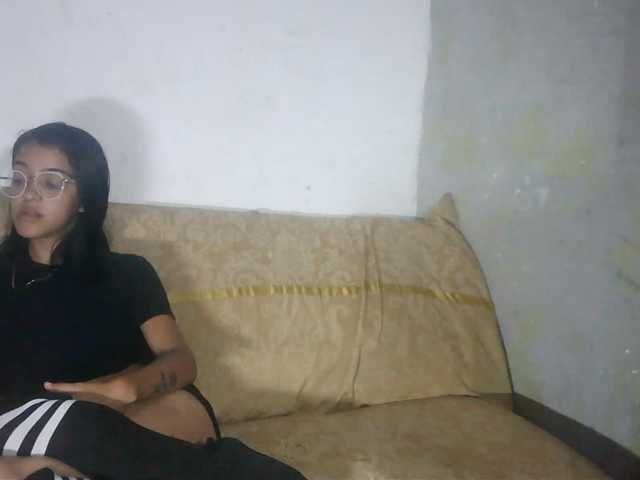 pocahontasb1 live cam on BongaCams