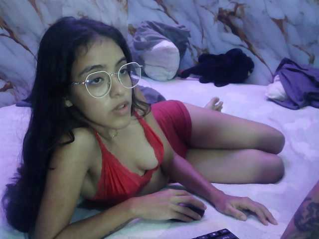 pocahontasb1 live cam on BongaCams