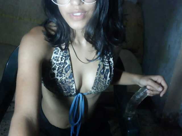 pocahontasb1 live cam on BongaCams