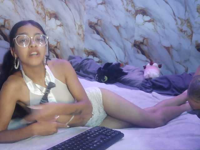 pocahontasb1 live cam on BongaCams