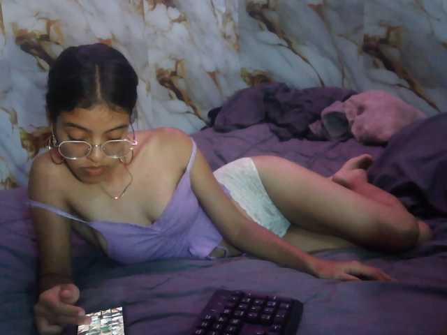 pocahontasb1 live cam on BongaCams