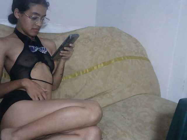 pocahontasb1 live cam on BongaCams