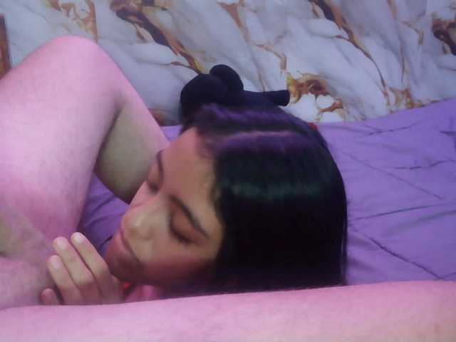 pocahontasb1 live cam on BongaCams