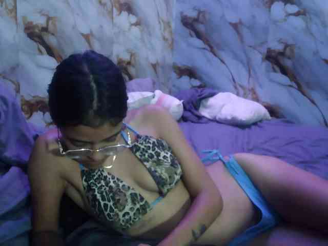 pocahontasb1 Live Webcam on BongaCams