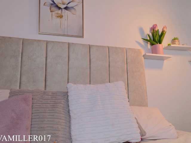 eva-miller7, en directo ahora en BongaCams