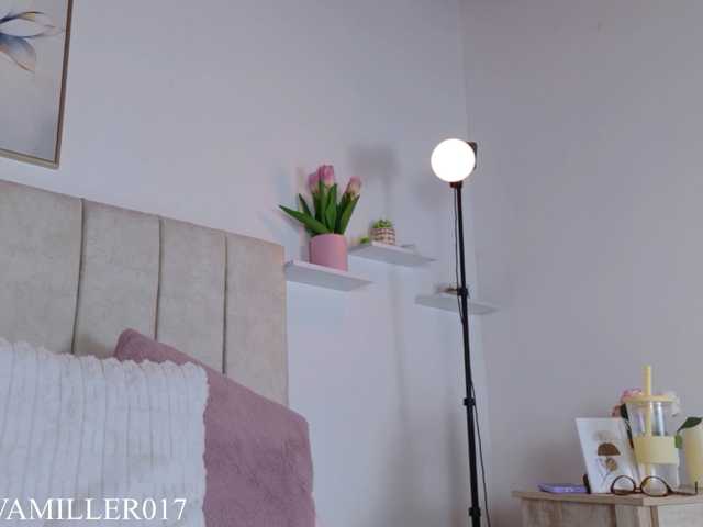 eva-miller7, en directo ahora en BongaCams