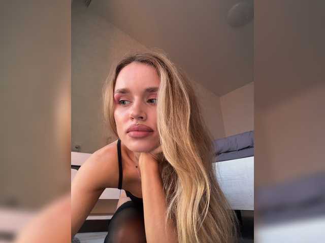 Enchantix live cam on BongaCams