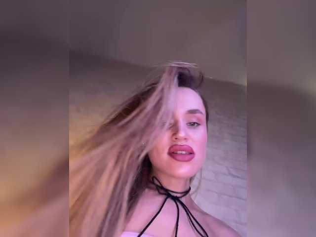 Enchantix's BongaCams show and profile