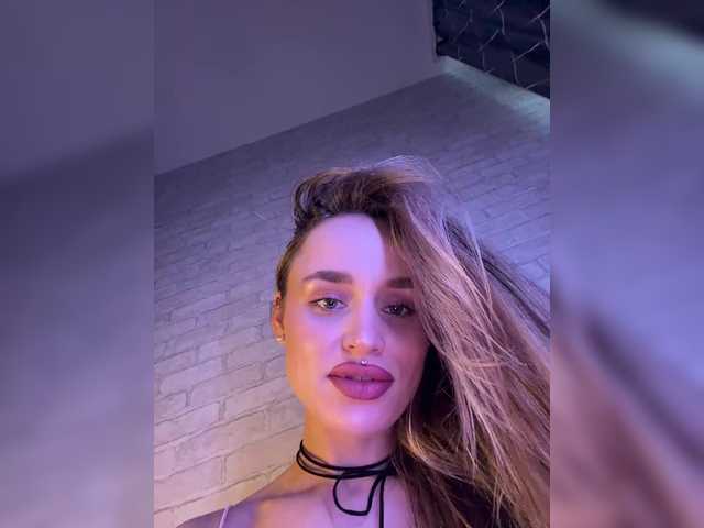 Enchantix's BongaCams show and profile