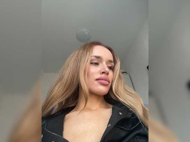 Enchantix live cam on BongaCams