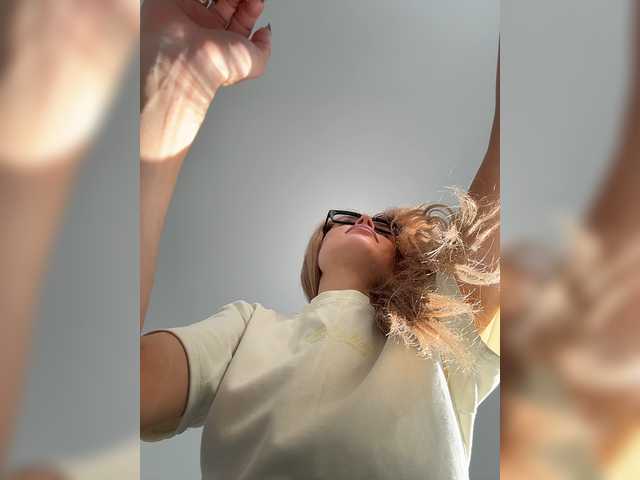 Enchantix live cam on BongaCams
