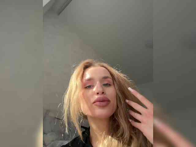 Enchantix — Female live cam