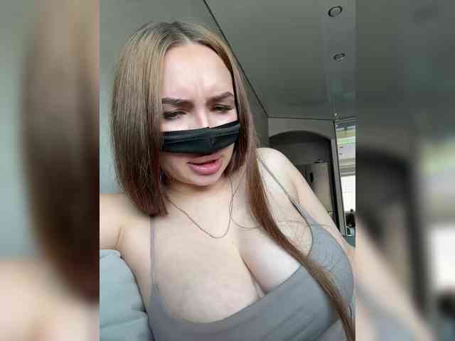 Minikittya's cam show statistics and live stream