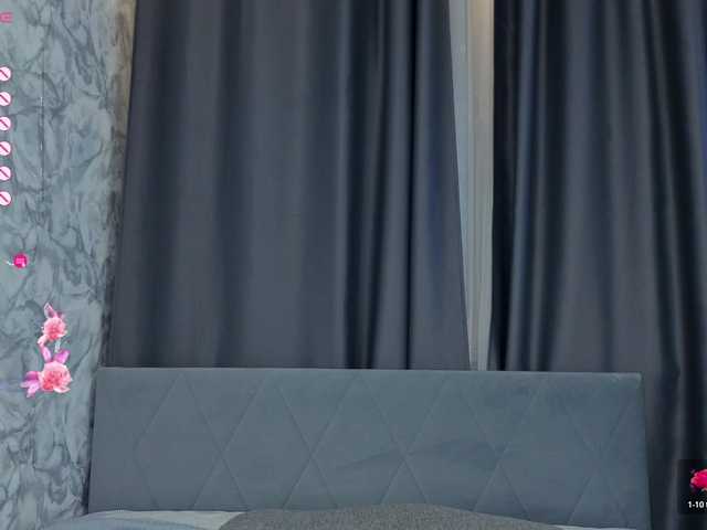 le modèle Jupiter-ring est en webcam porno dans un show sur le site bongacams, il possède les tags suivants: White/Caucasian,Brunette,Shaved
