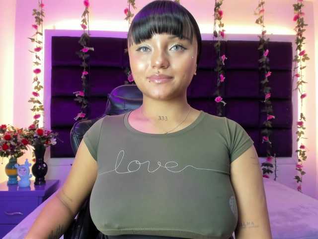 sweelanna live cam on BongaCams