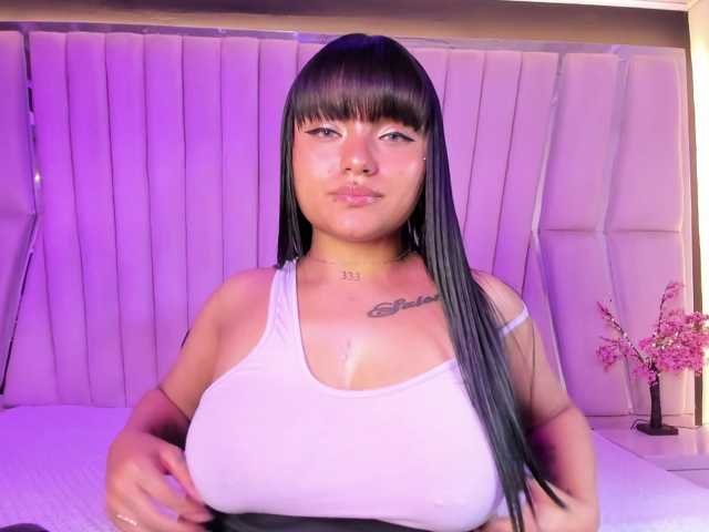 sweelanna live cam on BongaCams
