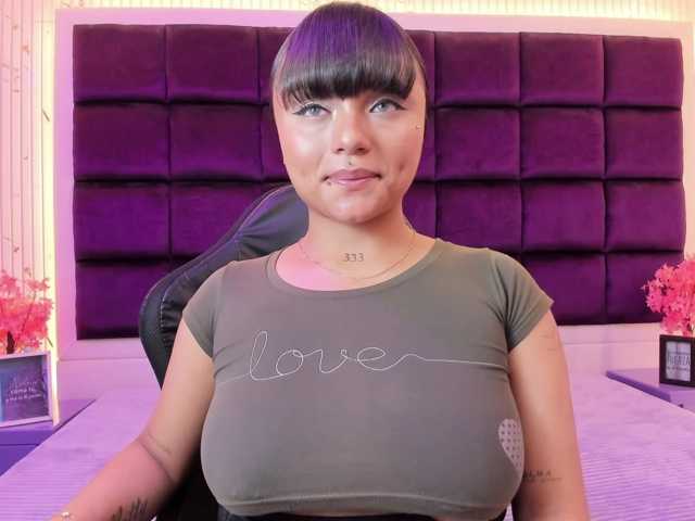 sweelanna live cam on BongaCams