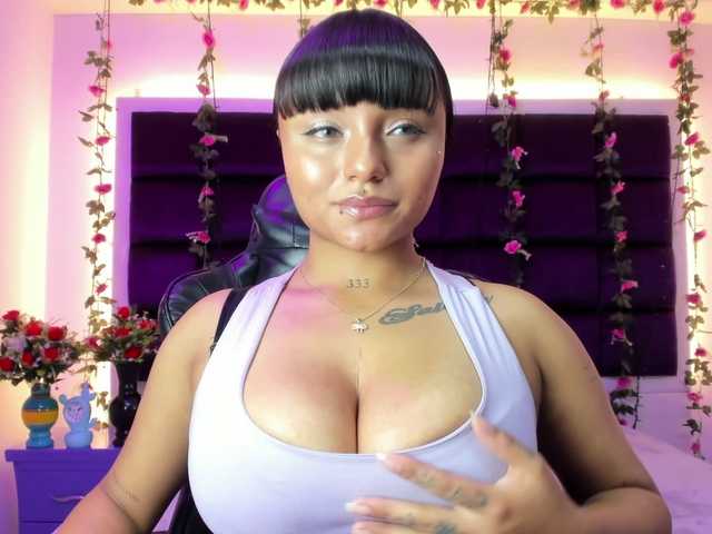 sweelanna live cam on BongaCams